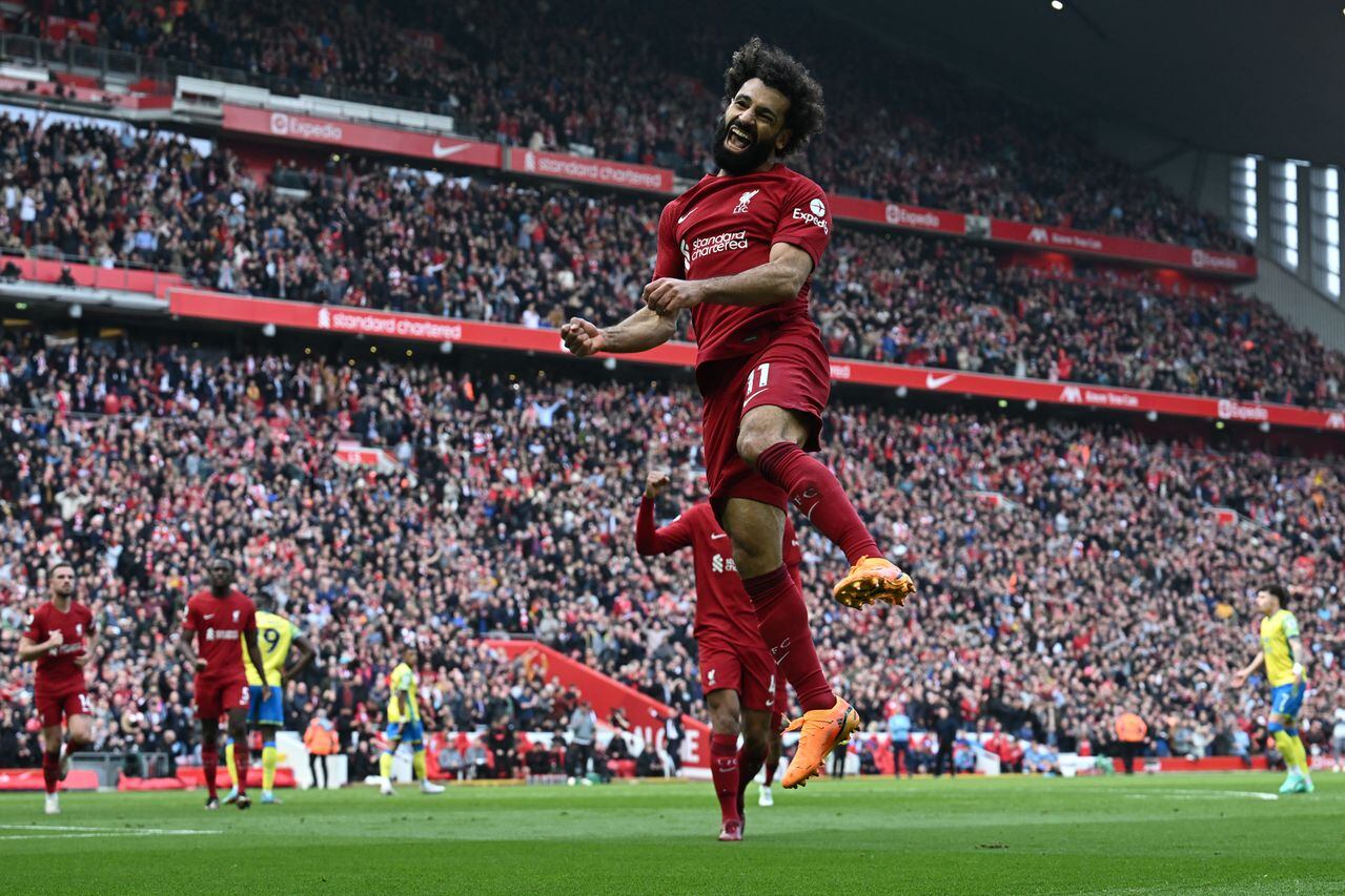 Mohamed Salah celebra un gol ante Nottingham Forest en una jornada de la Liga Premier.