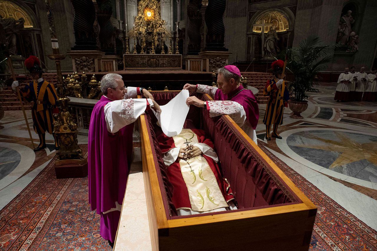 En imágenes : Funeral del Papa Benedicto en el Vaticano.