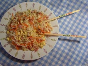 Así puede preparar un arroz chino vegano en su casa.