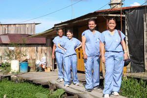 Médicos de la Fundación Valle del Lili en una misión del programa Hospital Padrino.