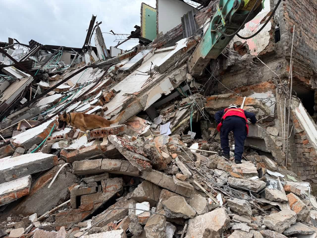 El colapso vuelve a poner sobre la mesa los efectos que dejó el terremoto en la infraestructura de Pereira y la importancia de mantener las medidas de prevención frente a las edificaciones que presentan daños estructurales.