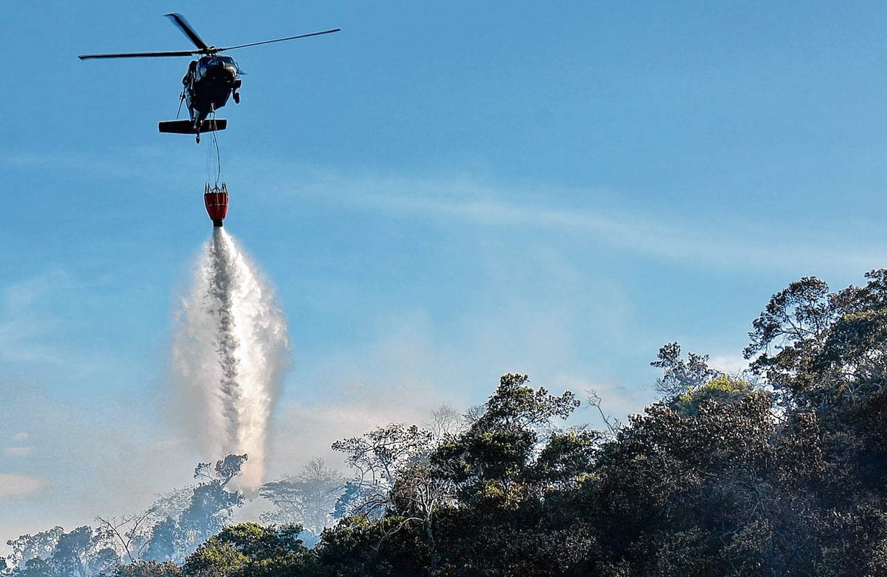 Bambi Bucket, el helicóptero de la Fuerza Aérea dedicado a combatir conflagraciones.