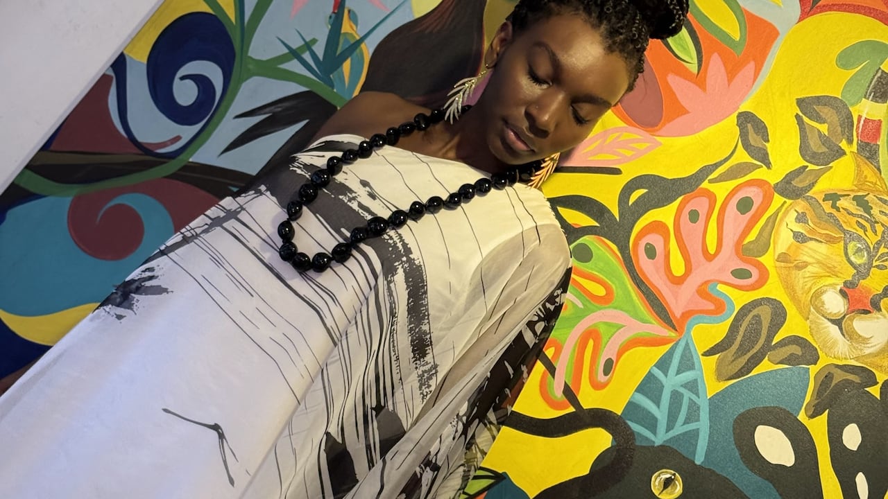 Revhelo. Vestidos y camiseros evocan los atardeceres del Pacífico y el movimiento de sus palmeras.