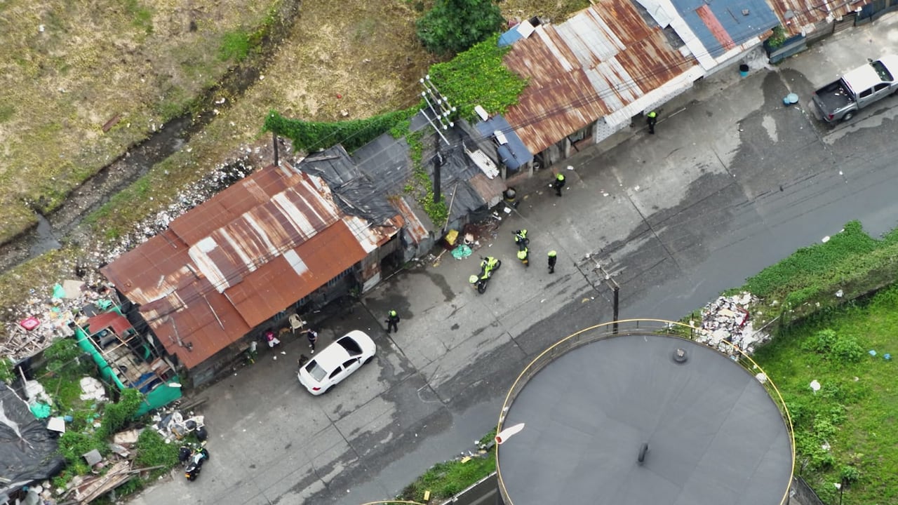 Toma aérea del momento de la captura de presuntos miembros de 'Los Espartanos', en Buenaventura.
