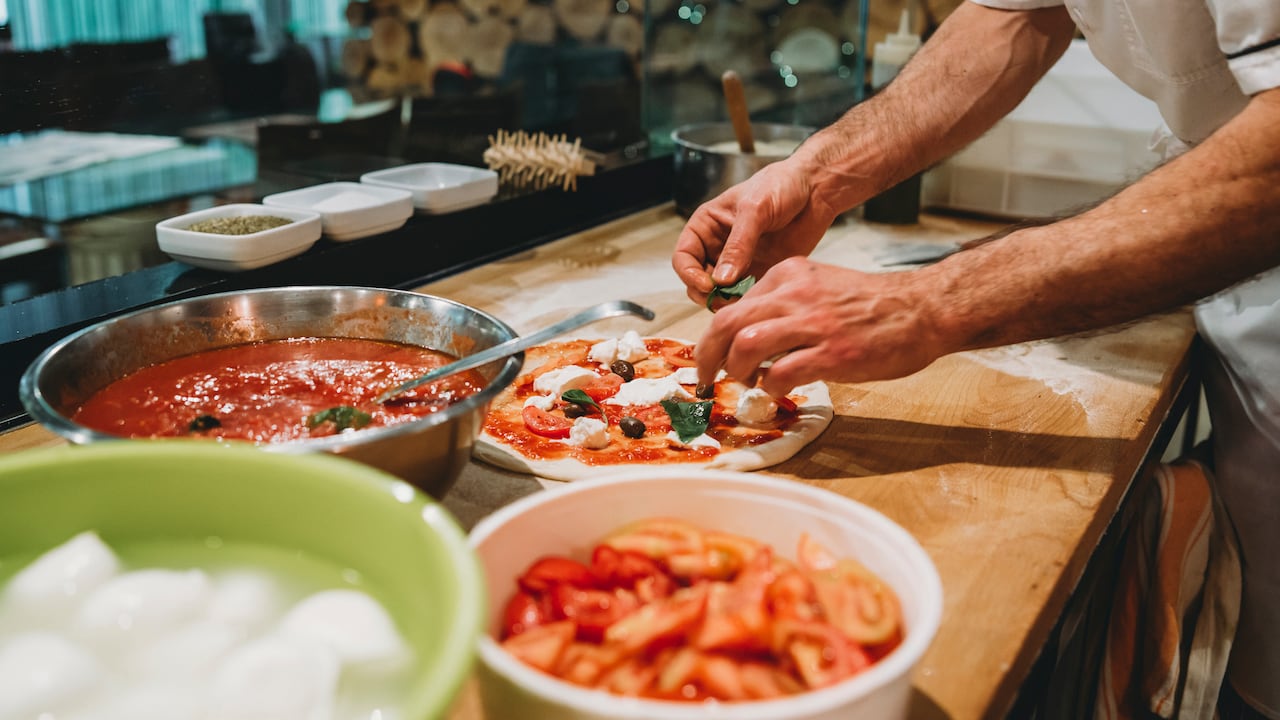 Si le apasiona la cocina, aplique a la vacante de pizzero en Rionegro.