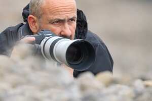 Mario vive cerca de la costa cantábrica, en España, un lugar estupendo para fotografiar las aves marinas y sus migraciones.