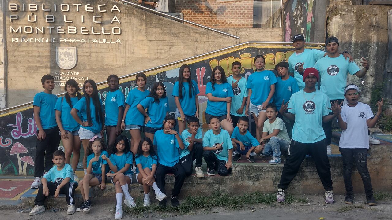 La Biblioteca Pública de Montebello se ha convertido en uno de los espacios de formación para los jóvenes bailarines que hacen parte de la agrupación de breaking.