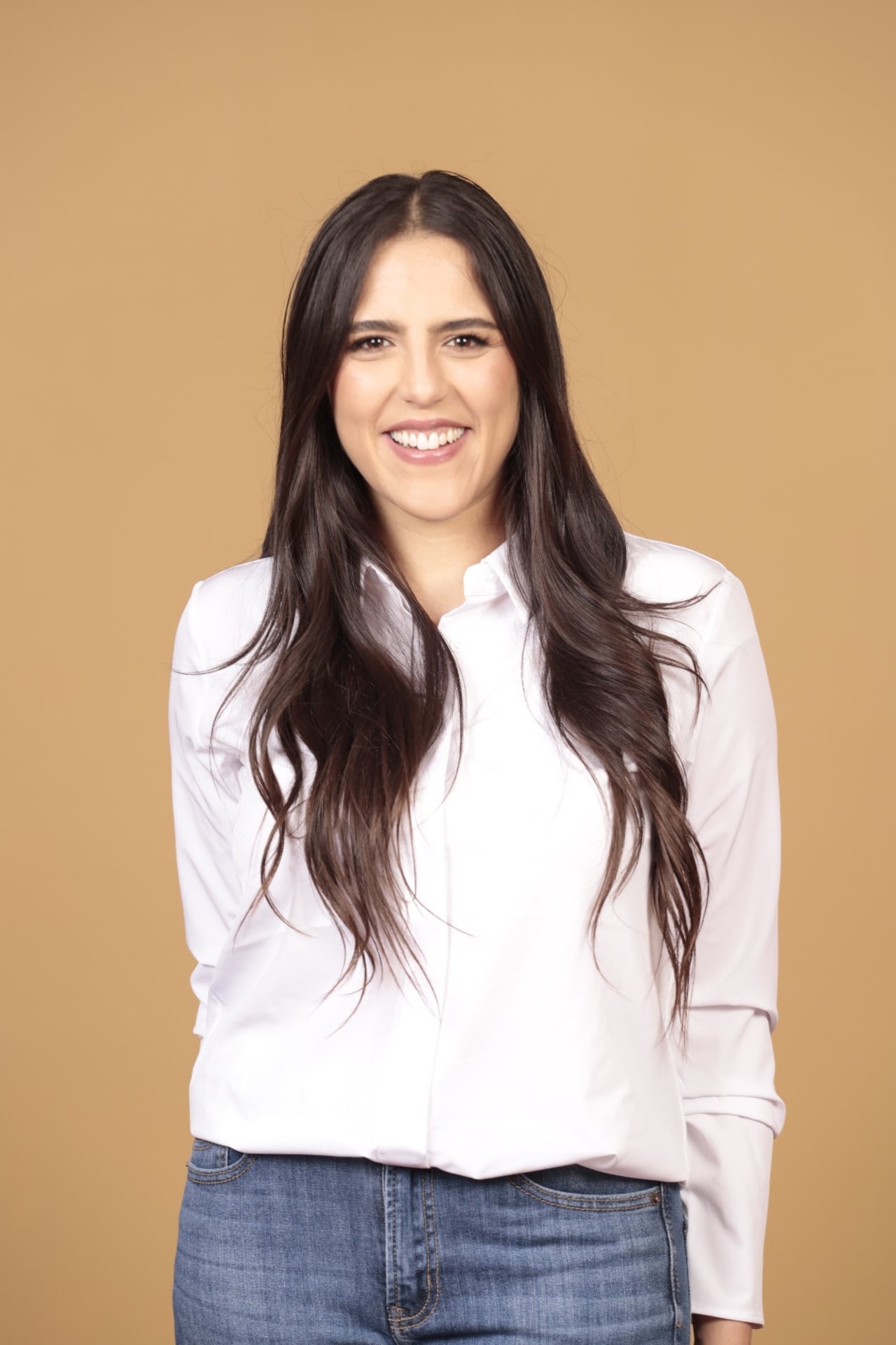 Alejandra María Ortega, autora de Cajones Mal Cerrados.