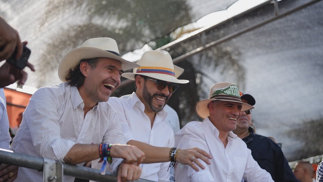 Abelardo De La Espriella acompañó el Desfile de Silleteros en su primera visita como presidente a Medellín