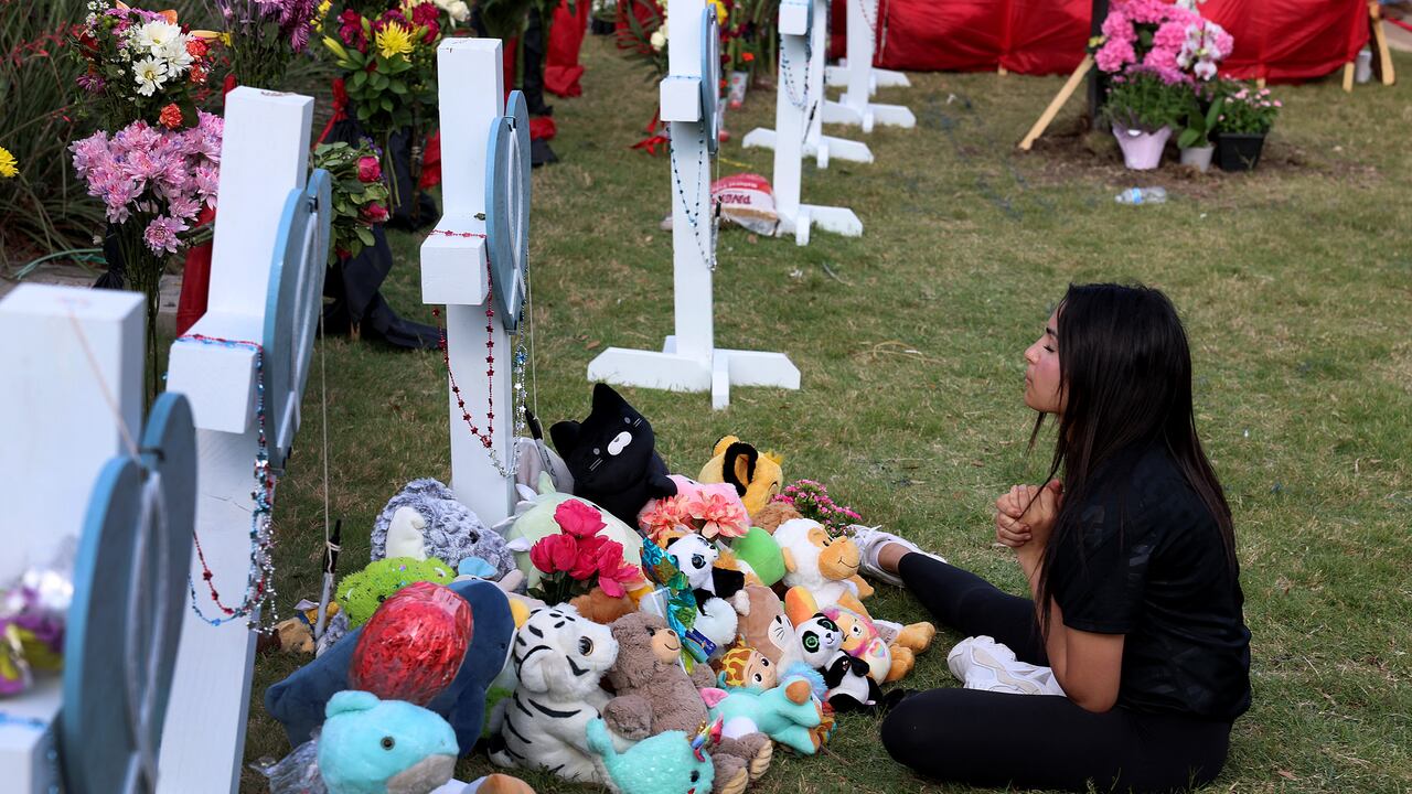 Familiares de las víctimas rindieron homenaje a sus allegados. Foto: AFP