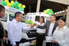 Autoridades departamentales y municipales destacaron que las ambulancias permitirán mejorar los traslados y la atención oportuna de pacientes.