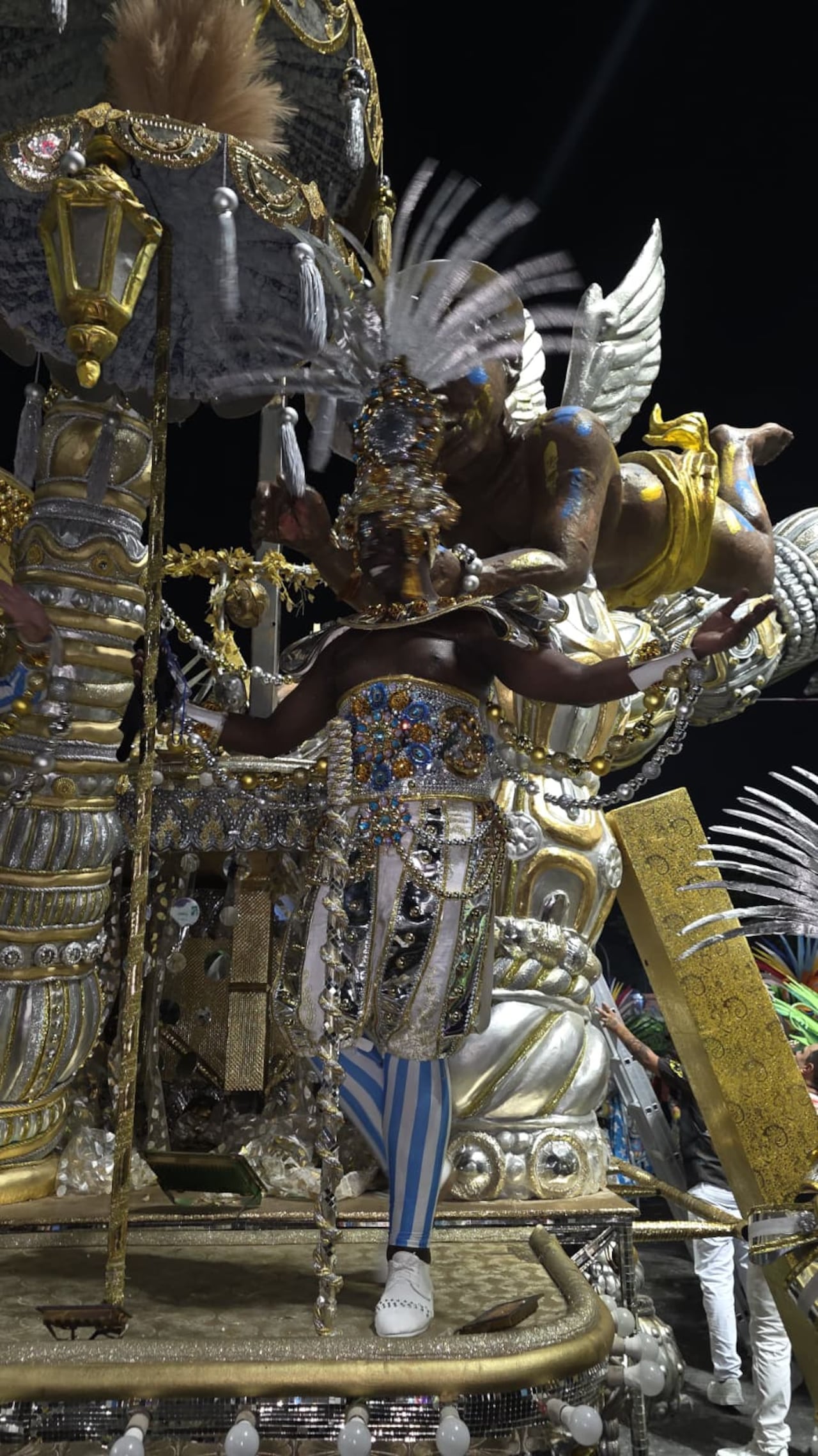 Camilo Zamora, bailarín y coreógrafo. Figura principal del Salsódromo de la Feria de Cali e invitado especial a Carnaval de Río de Janeiro, por diez años.