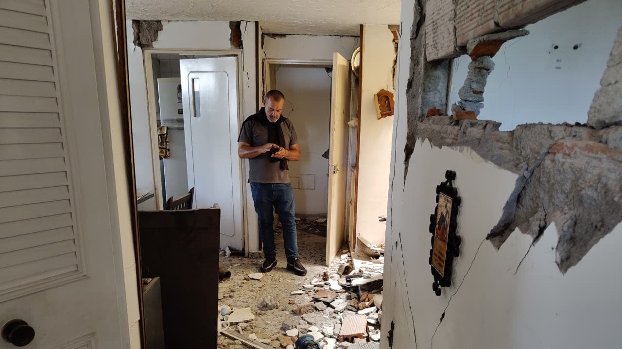 Interior de una vivienda afectada en el barrio La Flora.