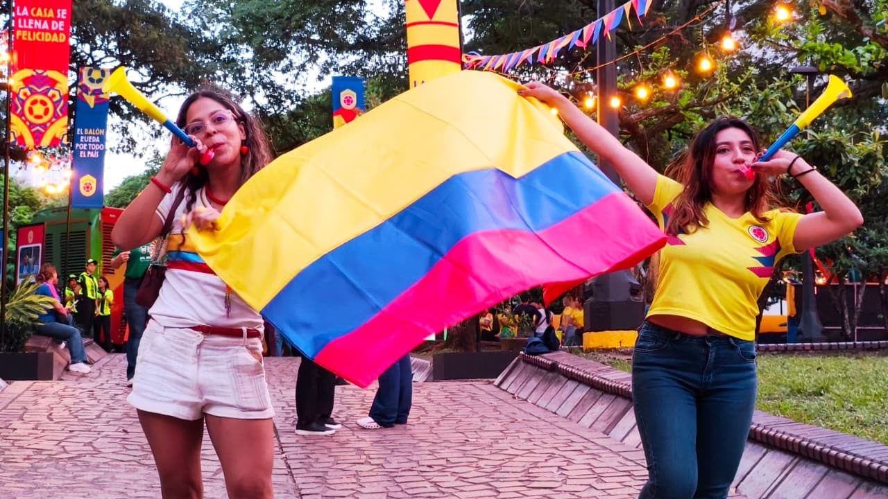 Tribuna Salsera de la Selección Colombia en el Parque de las Piedras en Cali.
