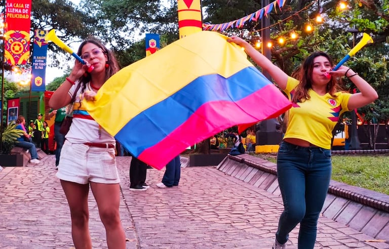 Tribuna Salsera de la Selección Colombia en el Parque de las Piedras en Cali.