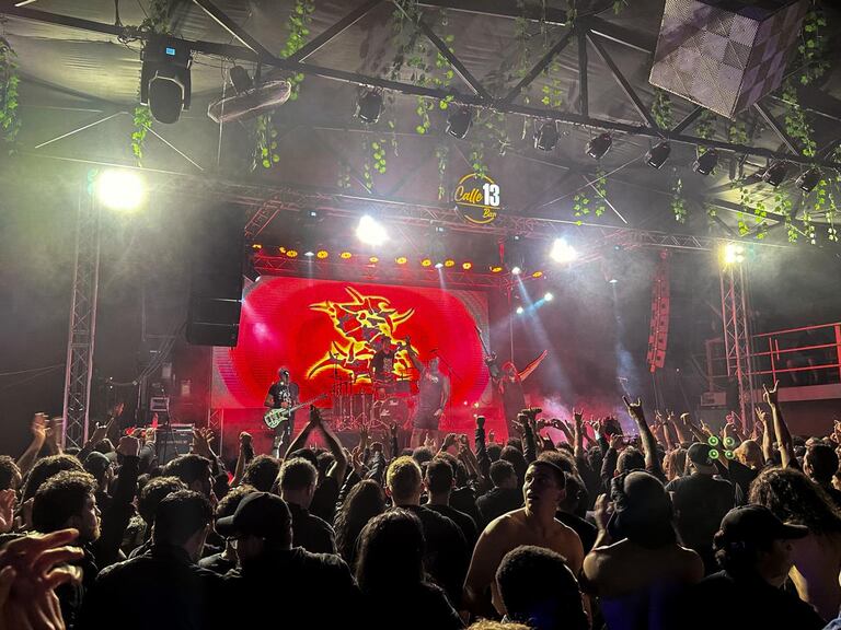 Sepultura, en su concierto de despedida de Colombia. Este tuvo lugar en el marco de su gira de 40 años de actividad, el domingo 14 de abril en el Bar Calle 13 de Bogotá, 2024.