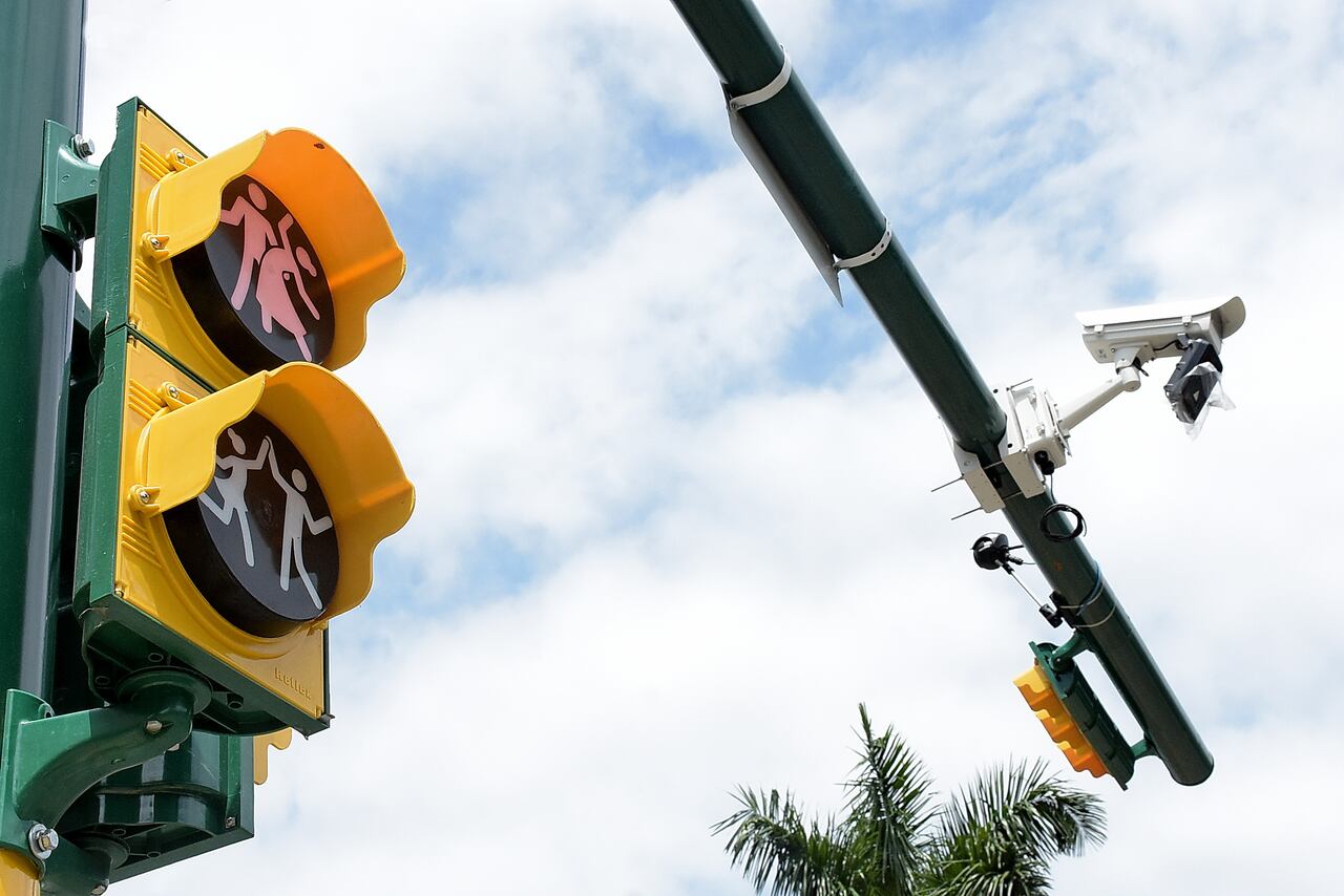 Instalación de Semáforos Inteligentes en Cali