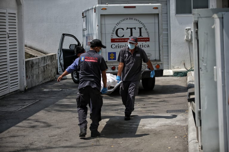 El traslado a Medicina Legal, en el departamento del Huila, del intendente Luis Alberto Sabi Gutiérrez