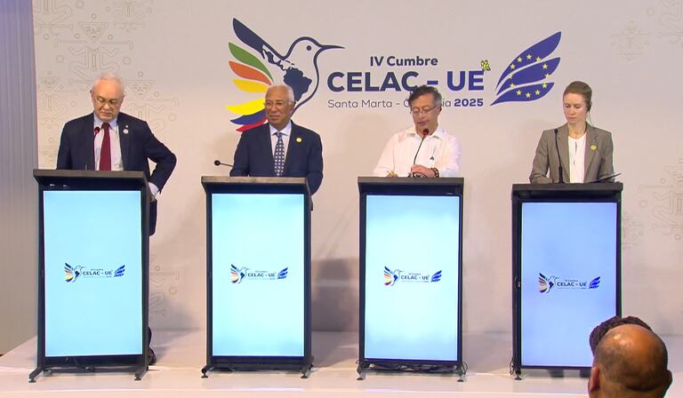 Lectura de la declaración conjunta de la Cumbre CELAC-UE 2025.