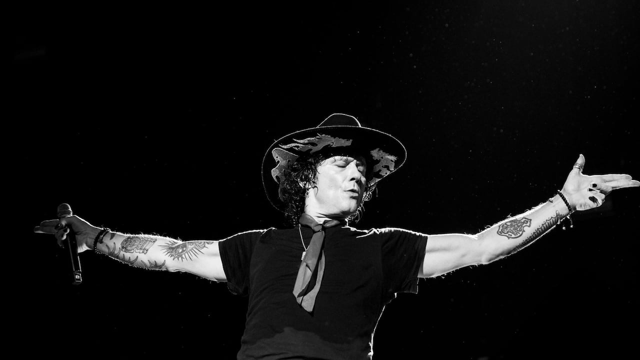 El español Enrique Bunbury regresa a Cali, para ofrecer un concierto emotivo.