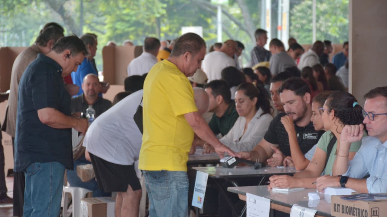 ELECCIONES PRESIDENCIALES - URNAS - VOTO