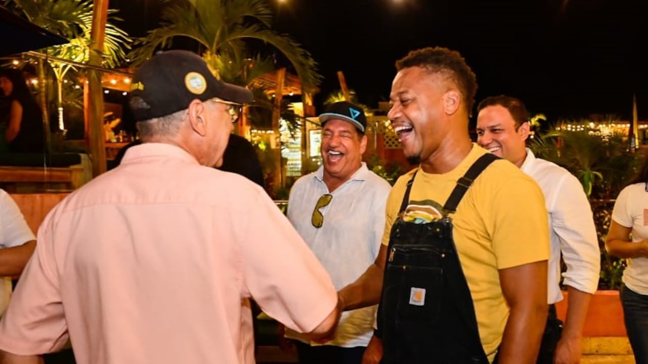El actor ganador del Oscar, Cuba Gooding Jr, con el alcalde de Cartagena.