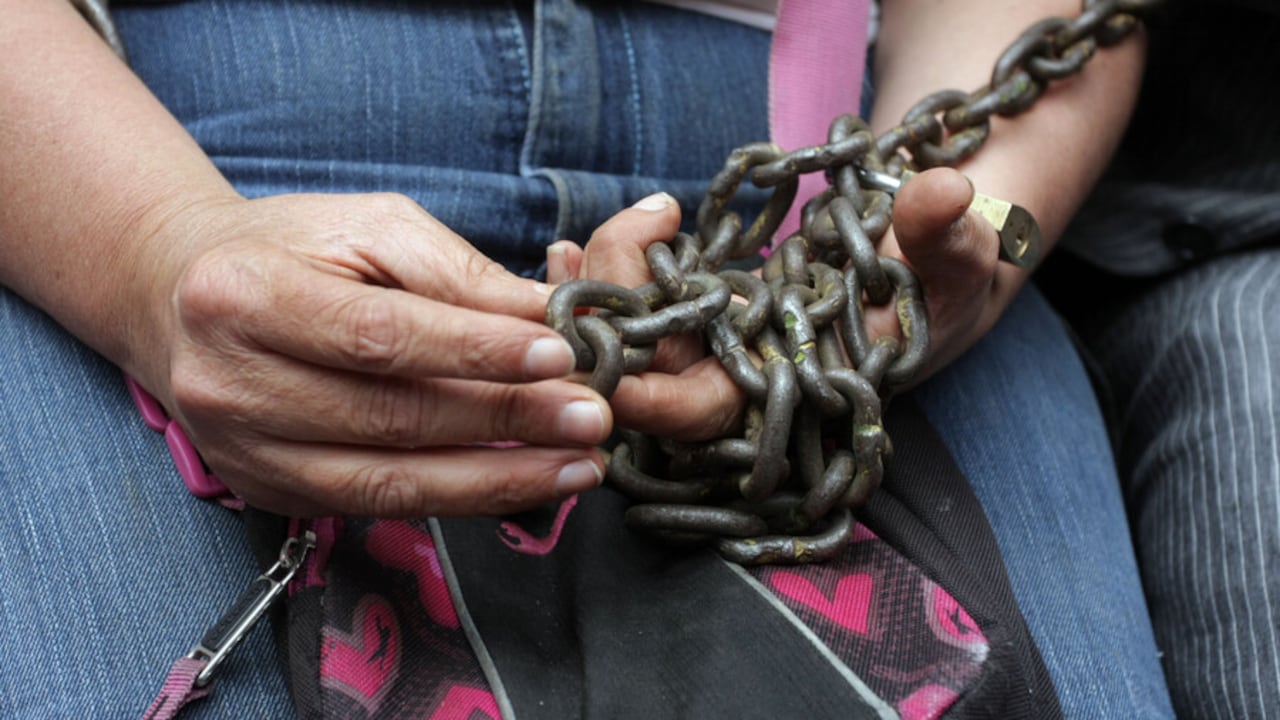 La Defensoría del Pueblo advirtió que cerca del 70% de los casos de trata de personas atendidos durante 2025 ocurrieron dentro de Colombia y que la mayoría de las víctimas fueron mujeres.