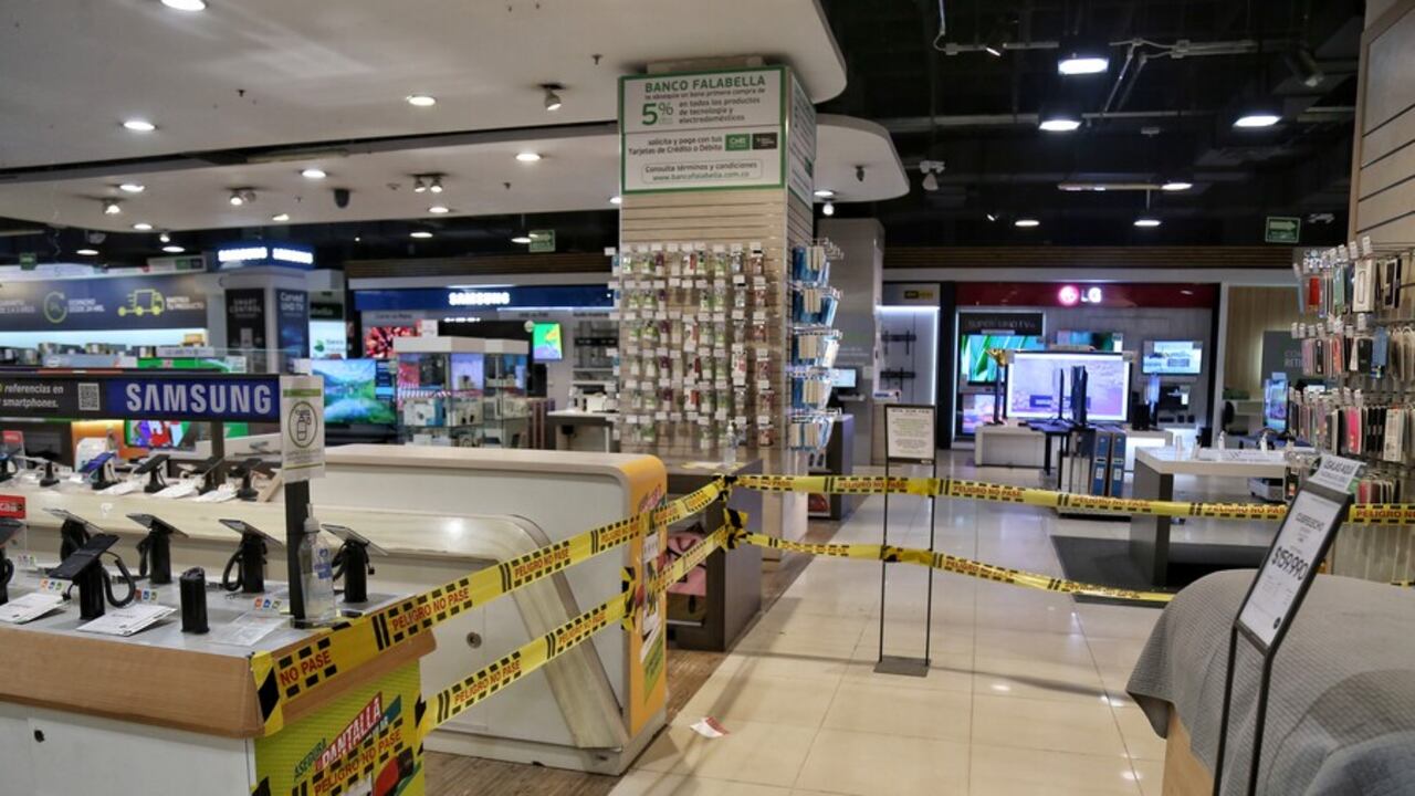 Las autoridades tomaron la sustancia y se la llevaron para investigarla.