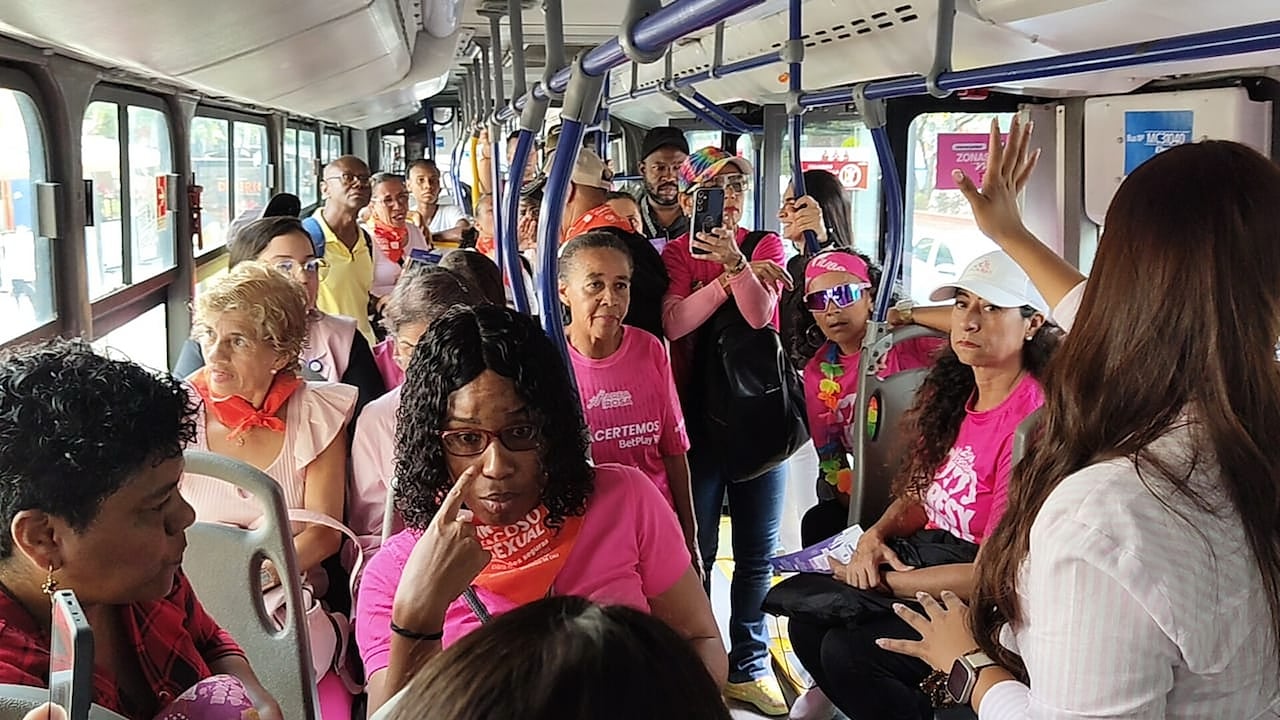 Metro Cali presenta las Zonas MIO Mujer, en los buses articulados del MIO. Son espacios para uso exclusivo de las mujeres, ubicados en el primer vagón de los 166 buses y se identifican con marcas de color rosa en el espaldar de los asientos.