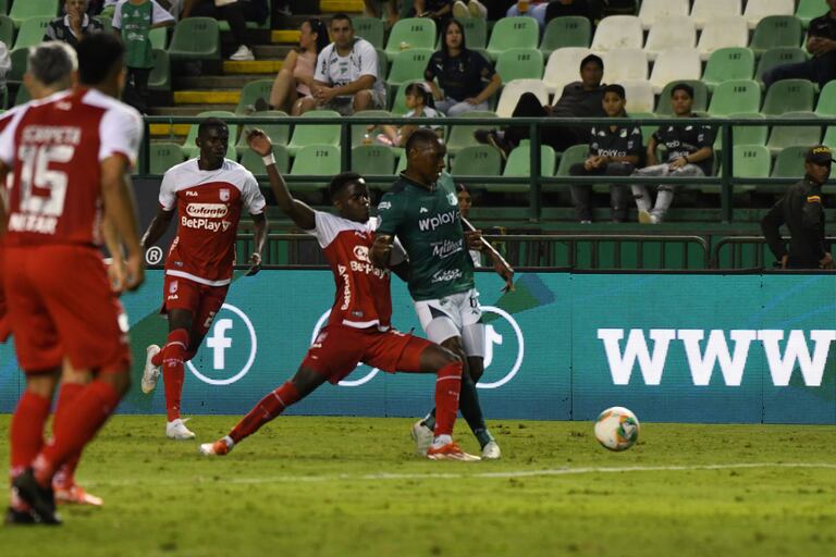 Imagen del compromiso entre Deportivo Cali e Independiente Santa Fe.