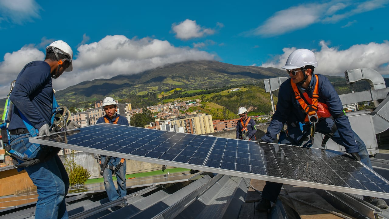 "Proyectos de generación solar distribuida en el suroccidente del país buscan mitigar el impacto de la variabilidad climática y reducir la dependencia de los hogares a la red eléctrica tradicional