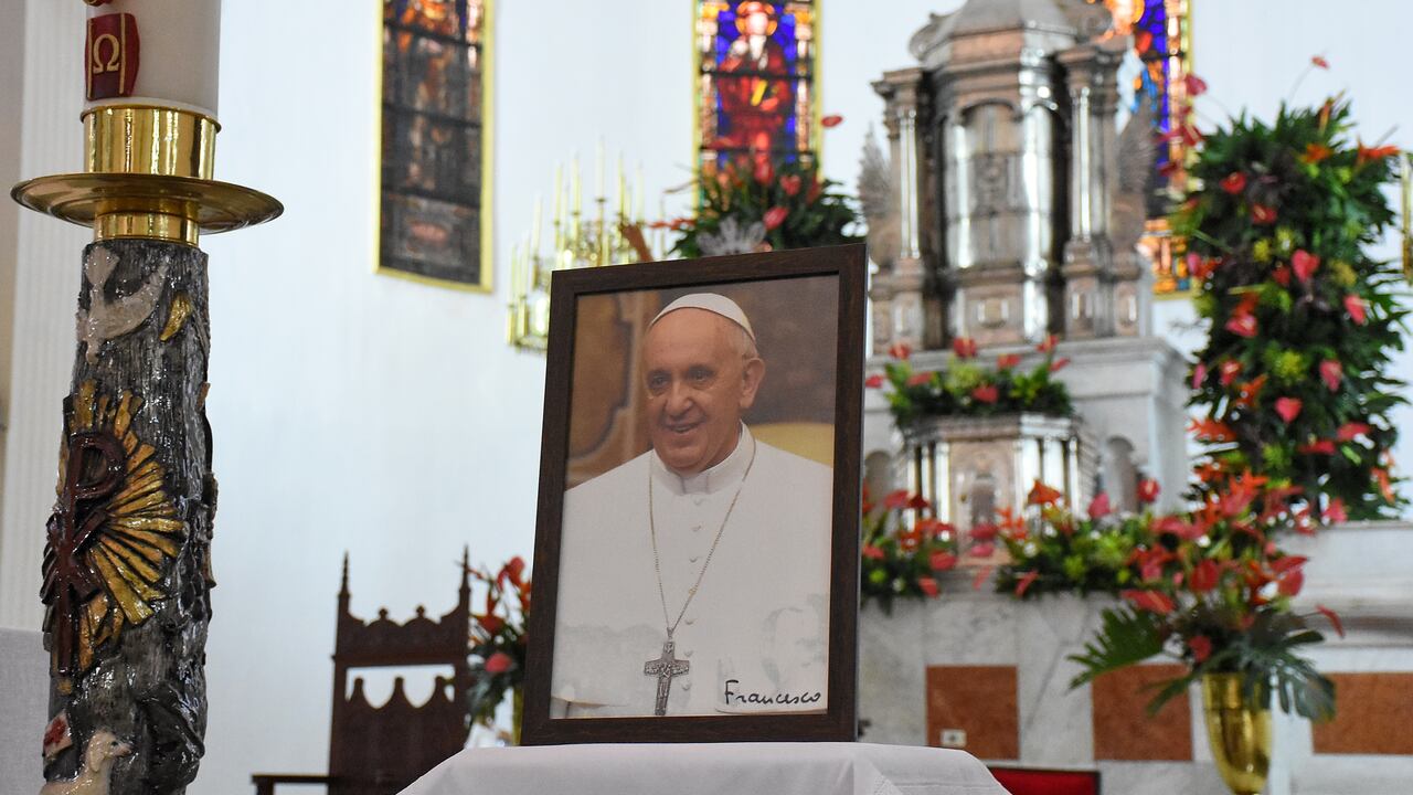 Caleños lamentan el fallecimiento del Papa Francisco