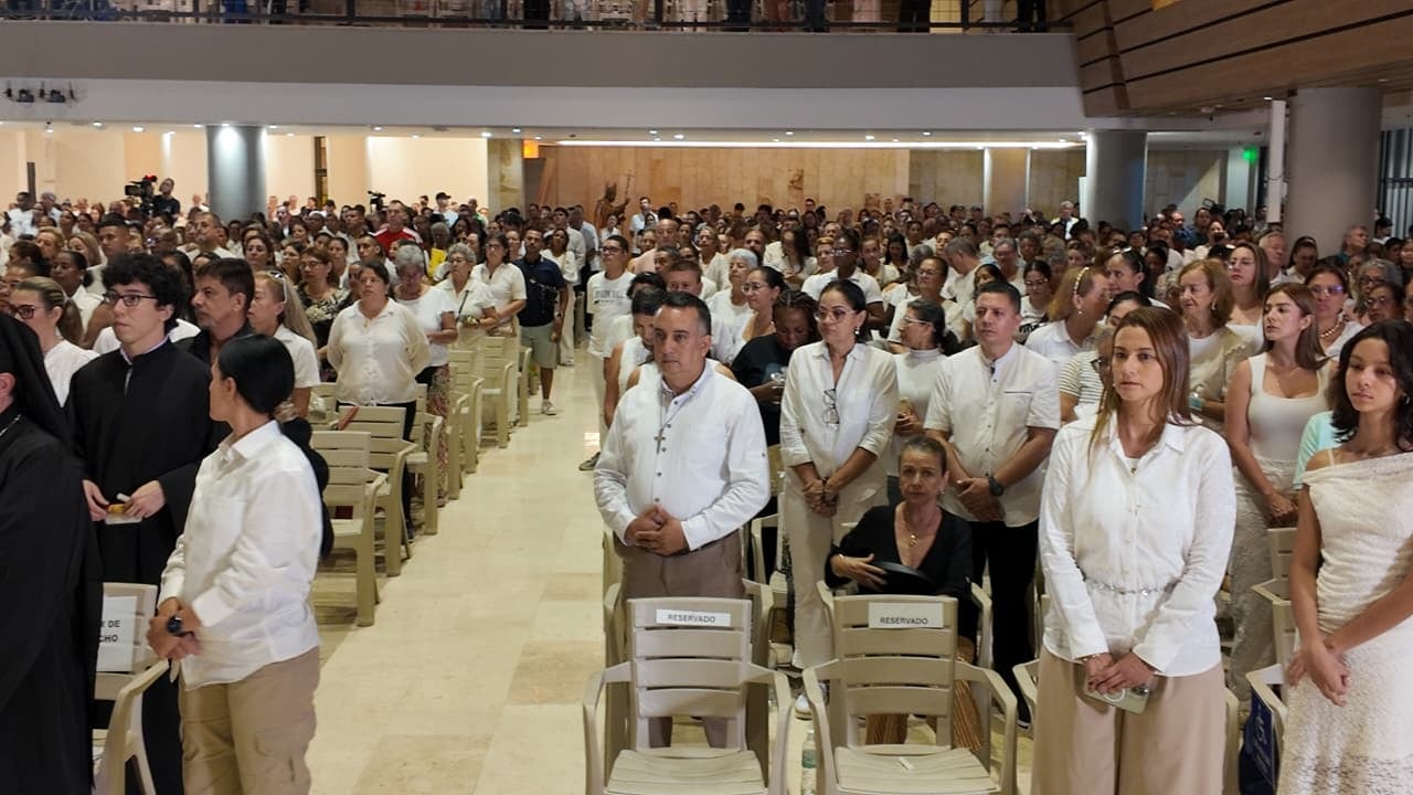 Autoridades y líderes religiosos se congregaron en un acto interreligioso tras la emergencia sísmica del 10 de agosto.