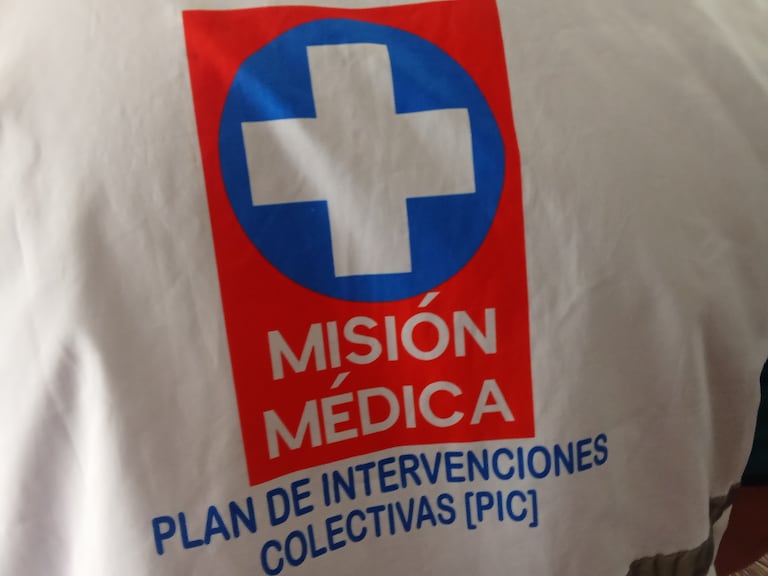 La misión médica es el conjunto de personas, instituciones, vehículos, bienes y actividades relacionadas con la prestación de servicios de salud, especialmente en contextos de emergencias, conflictos armados, desastres o situaciones humanitarias.