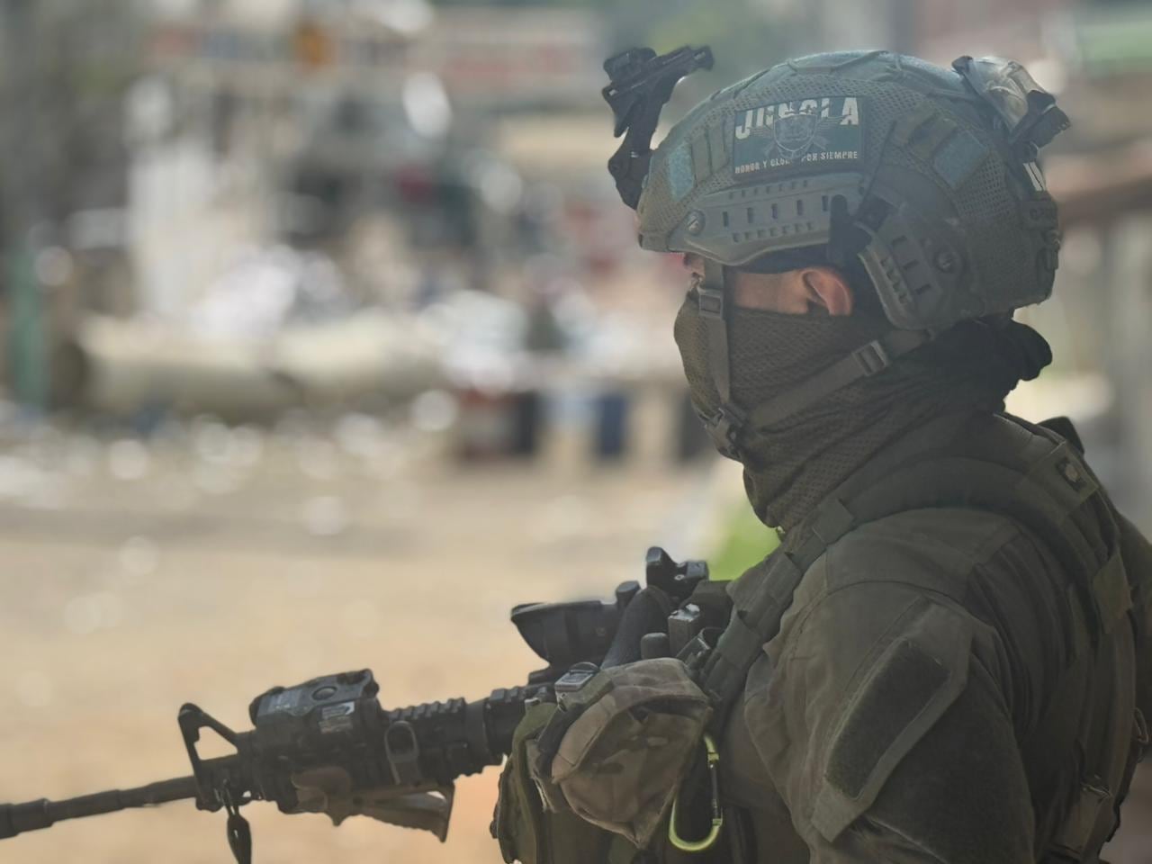 Integrantes de grupos especiales de la Policía ahora se encuentran en este municipio para enfrentar a los integrantes de este grupo armado al margen de la ley.