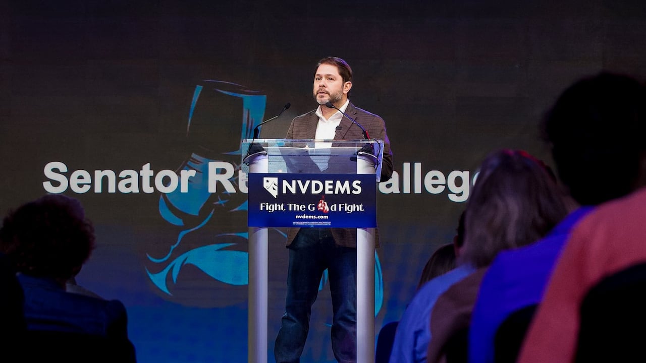 Rubén Gallego es senador del Partido Demócrata en representación del Estado de Arizona.