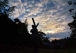 La Procesión inició a las 6:00 a.m. y tuvo un recorrido de cuatro kilómetros y 600 metros hasta el pico del Cerro de la Torre.