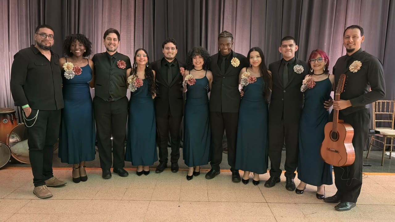 Ensamble Vocal Raíces de la Escuela de Música Desepaz.