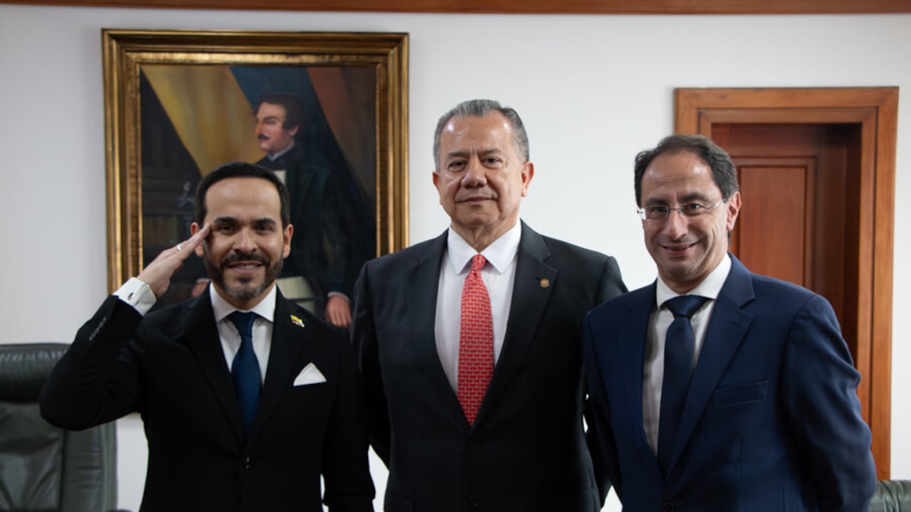 Visita informal del presidente electo Abelardo de la Espriella con el vicepresidente de la Corte Suprema de Justicia, Hugo Quintero Bernate (Cortesía: Corte Suprema de Justicia)