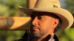 Jhon Alex Castaño, cantante de música popular.