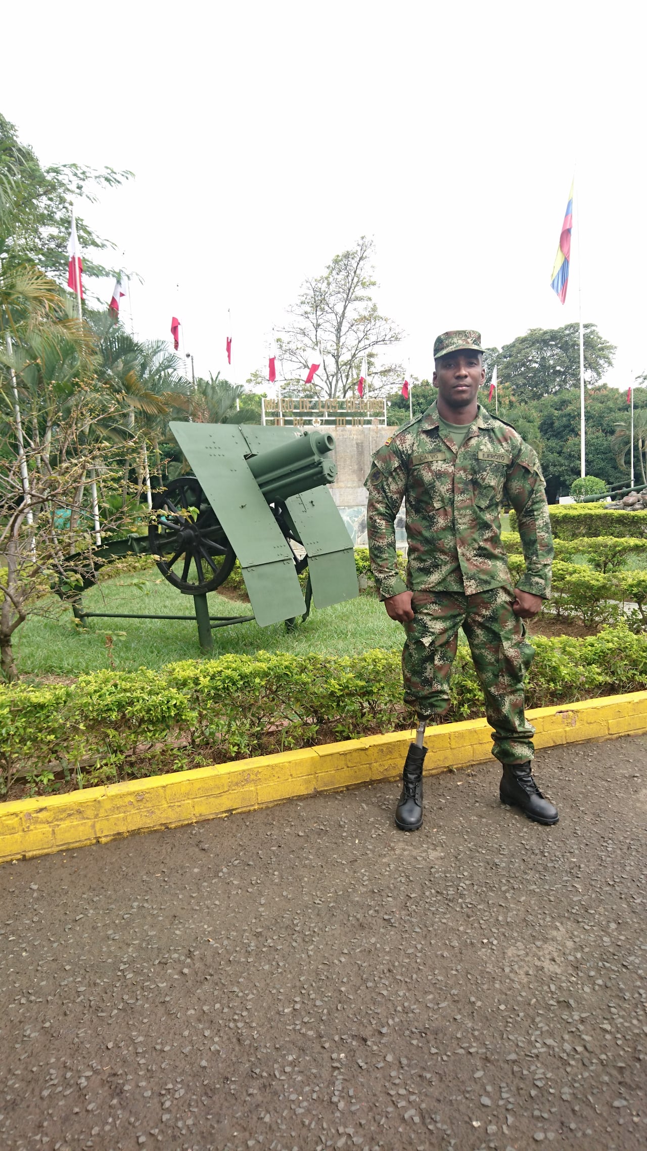 El soldado Jhon Freddy Borrero, nacido en El Cerrito, perdió un pie al pisar una mina en 2009. Hoy es cantante de bachata.