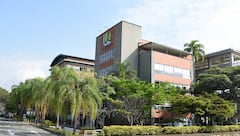 El campus Cali de la Universidad Cooperativa de Colombia está ubicado en la carrera 73 #2a-80, en el barrio Farallones.