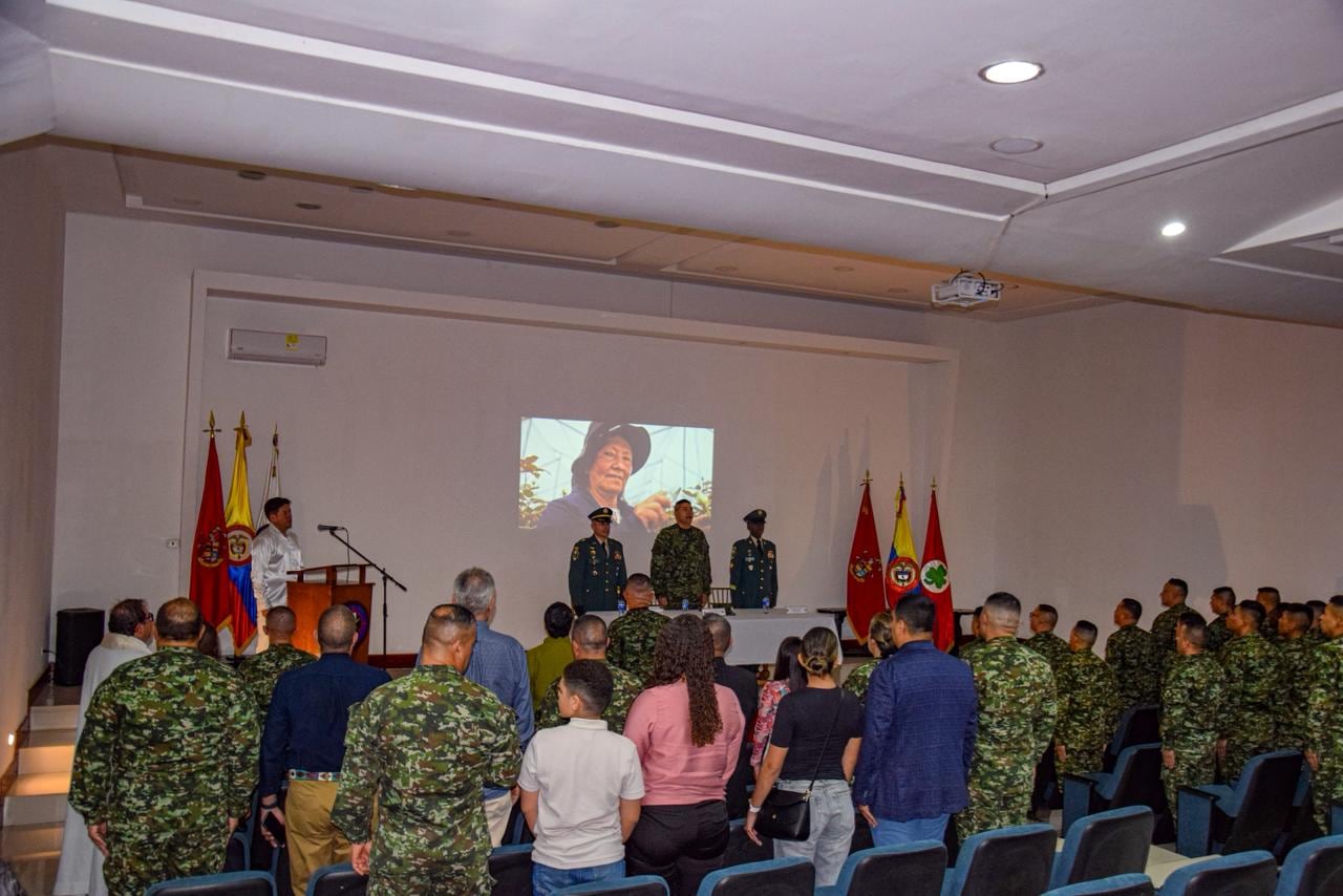 El nuevo comandante de la brigada, con sede en Cali, asume el reto de continuar el trabajo social del Ejército Nacional en territorios donde el Estado requiere mayor presencia institucional. Su experiencia en el Chocó, el Meta y la Guajira lo perfilan como un oficial con conocimiento de primera mano de las realidades que enfrenta la unidad.