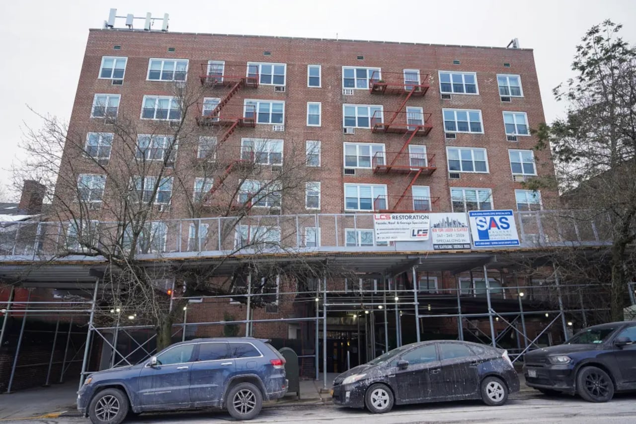 Este es el edificio donde vivía la mujer de 64 años en el Bronx.