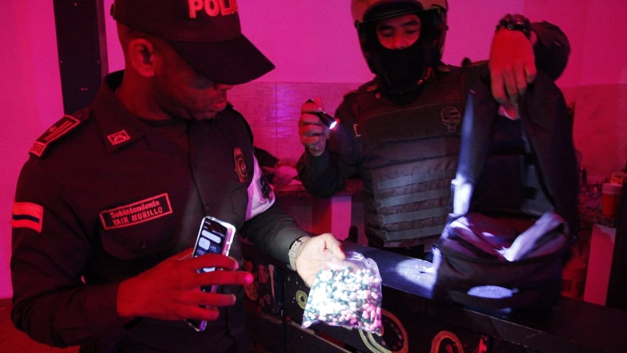 Descubrieron rumba clandestina en Cali con 300 menores de edad ingiriendo licor y consumiendo alucinógenos.
