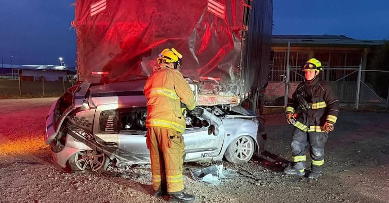 El Cuerpo de Bomberos de Popayán atendió la emergencia en la vía del norte de la capital caucana.