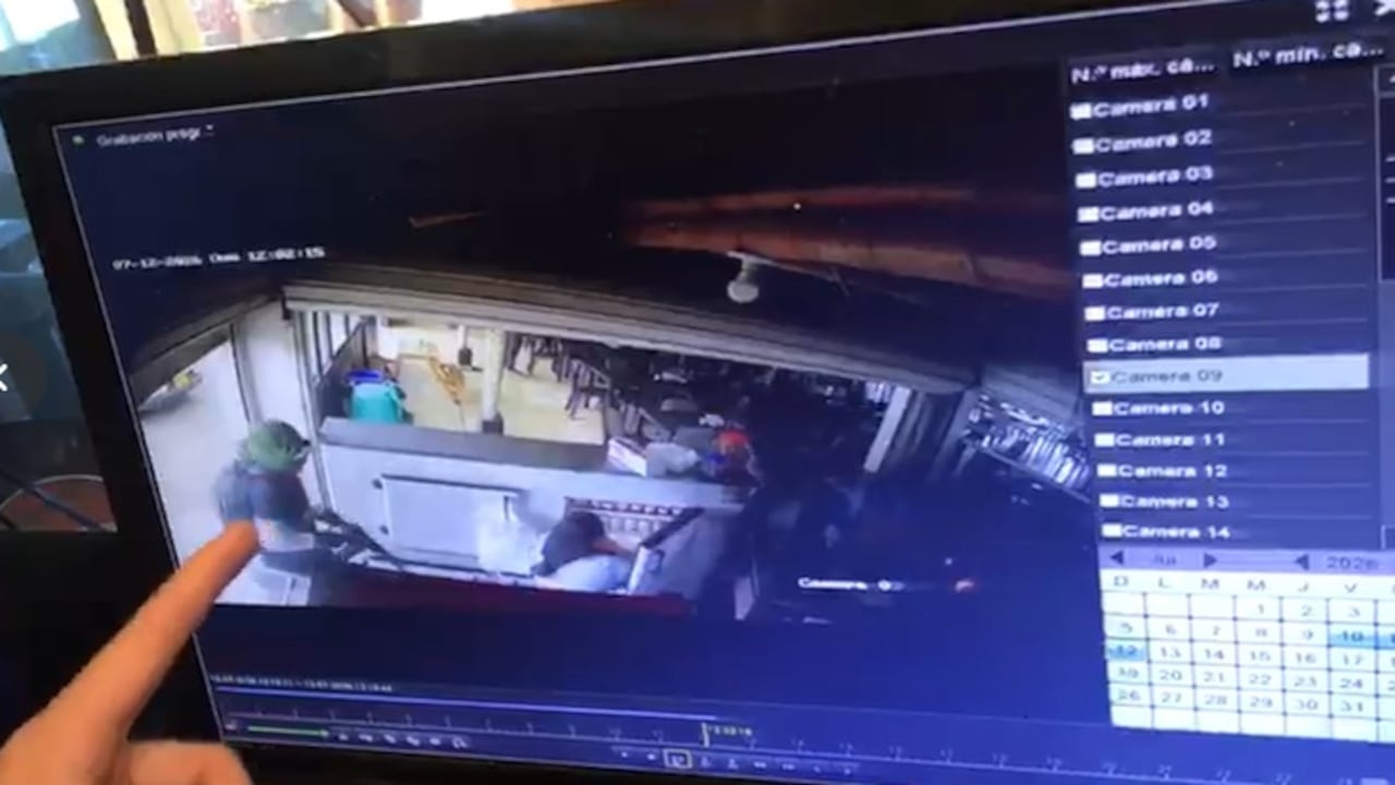 Hombres armados irrumpieron en el restaurante La Marqueza, sobre la vía Popayán-Timbío, y secuestraron a su propietaria, Sonia Sarmiento, ante la mirada de decenas de clientes que compartían en el establecimiento.