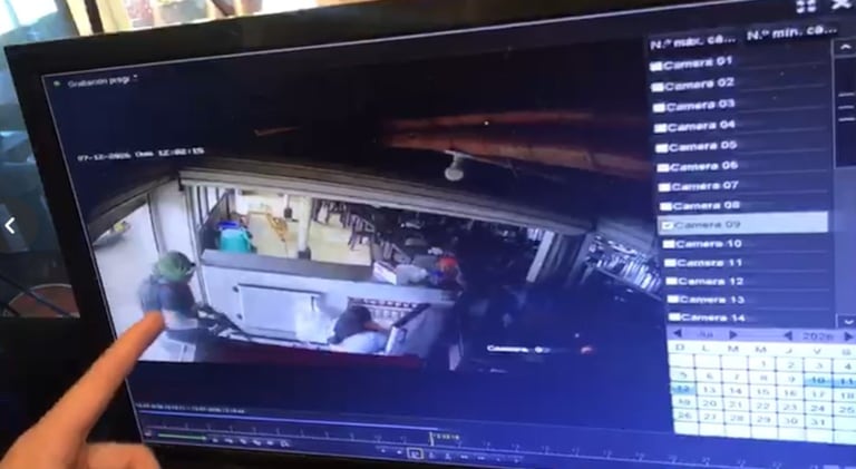 Hombres armados irrumpieron en el restaurante La Marqueza, sobre la vía Popayán-Timbío, y secuestraron a su propietaria, Sonia Sarmiento, ante la mirada de decenas de clientes que compartían en el establecimiento.