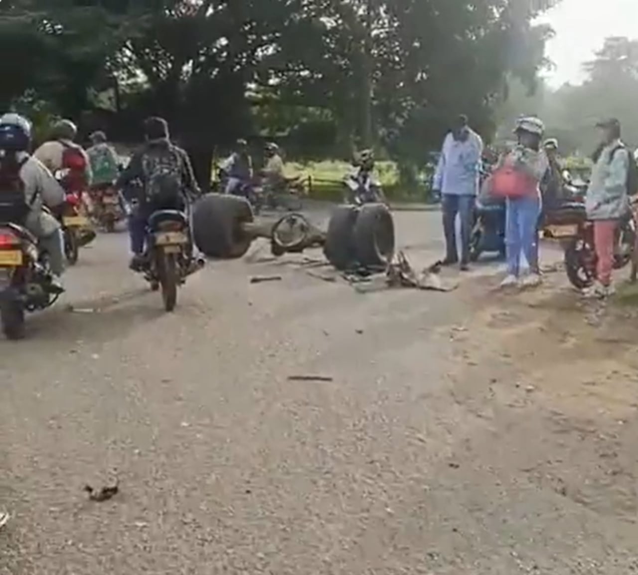 Un bus de servicio intermunicipal y un automóvil particular estuvieron involucrados en el accidente que dejó cuatro personas heridas en Jamundí.
