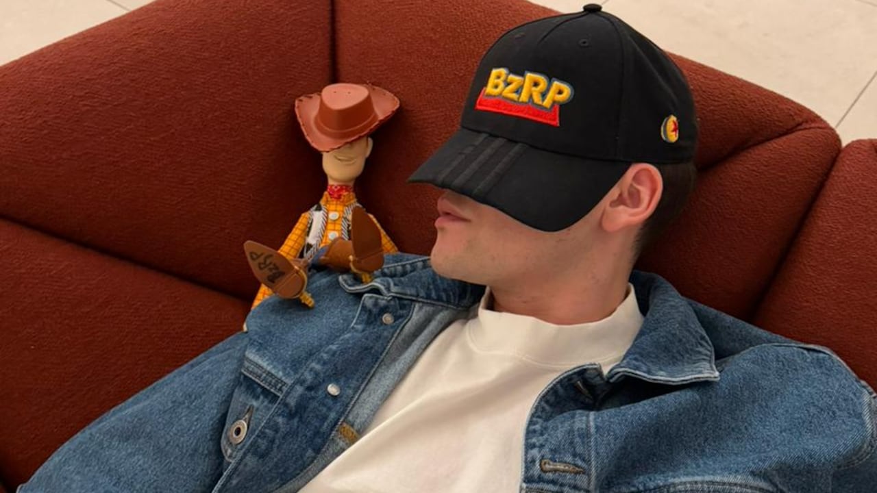 Disney confirmó que Bizarrap se suma al elenco de voces de doblaje en español de Toy Story 5.